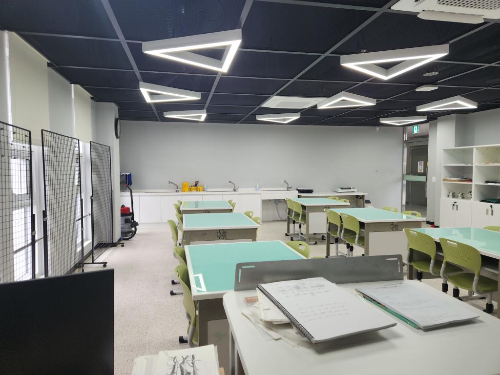 21_3층동편미술실.jpg
